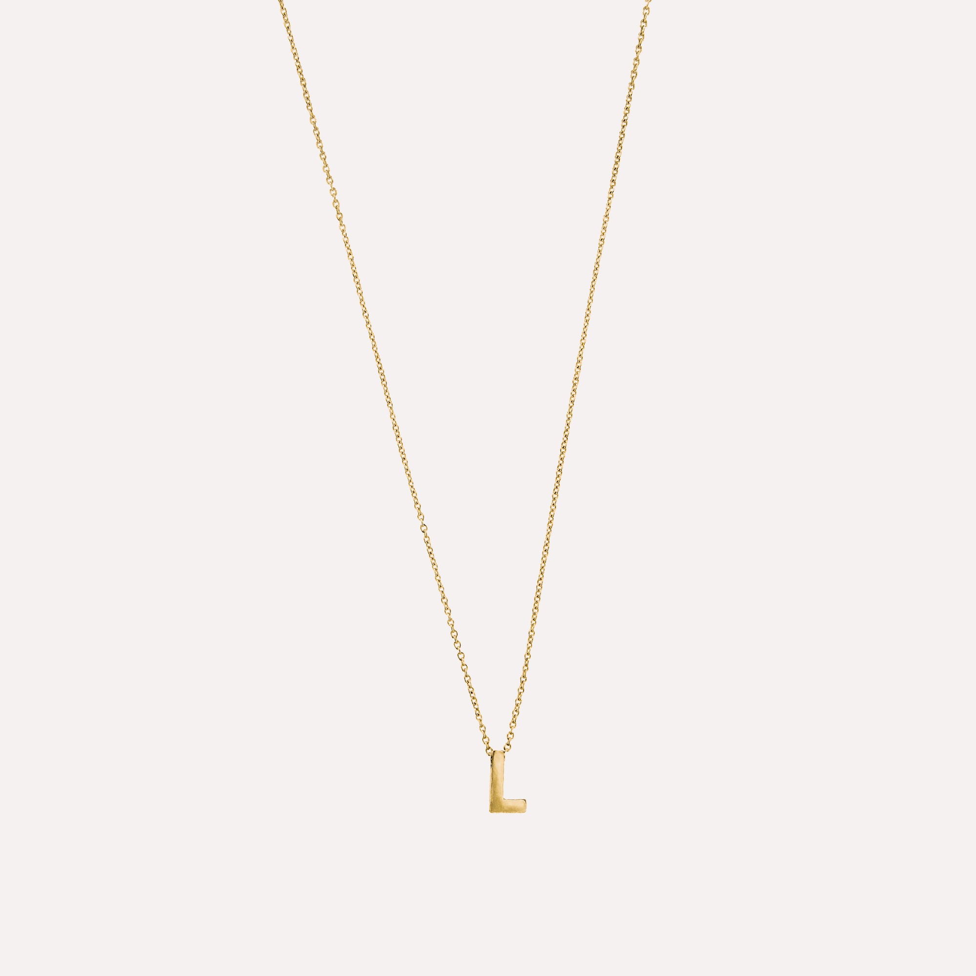 Colar letra inicial em prata