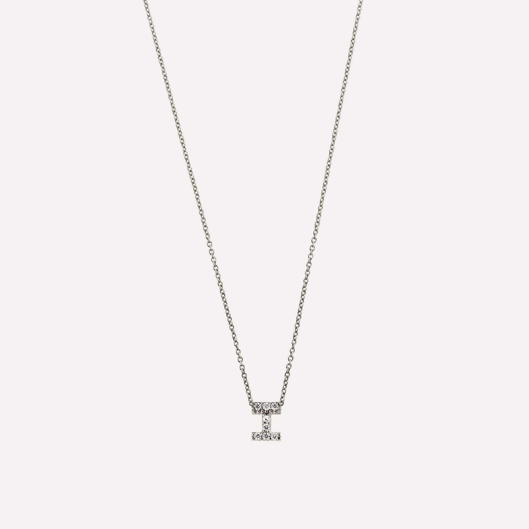 Colar letra inicial em prata