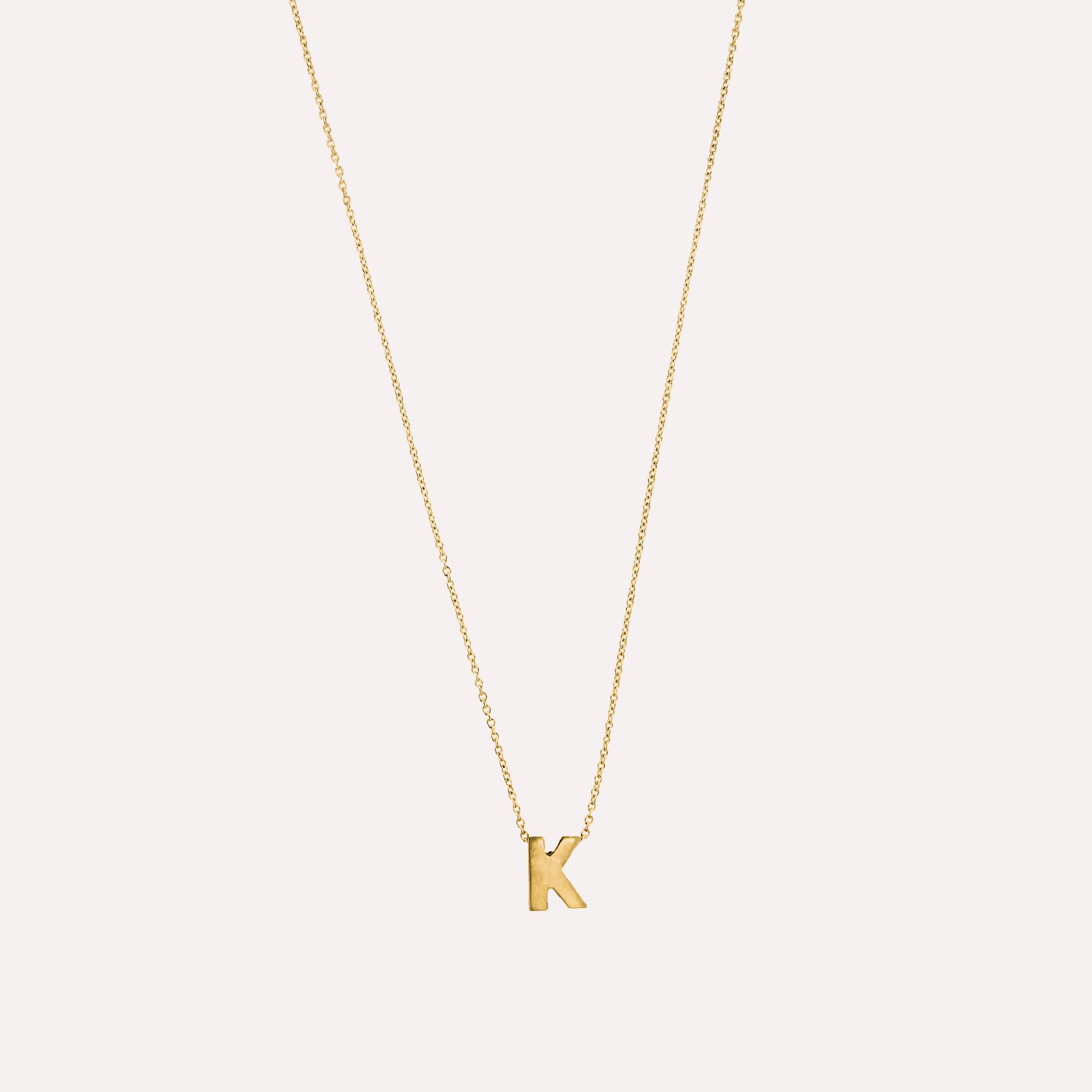 Colar letra inicial em prata